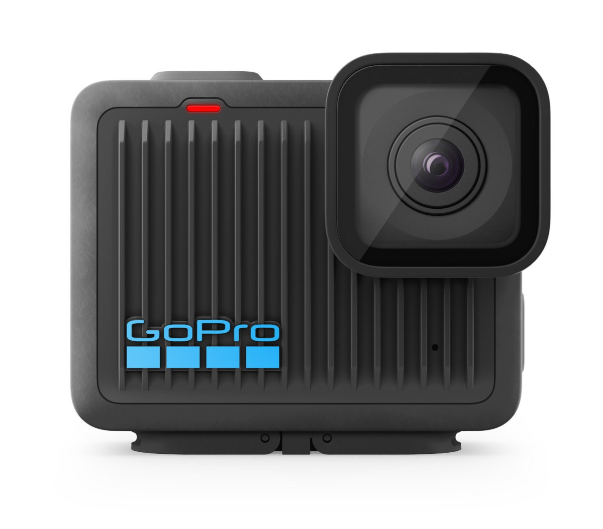 Czarna kamera GoPro z kwadratowym obiektywem i logo GoPro w kolorze niebieskim. Na białym tle.