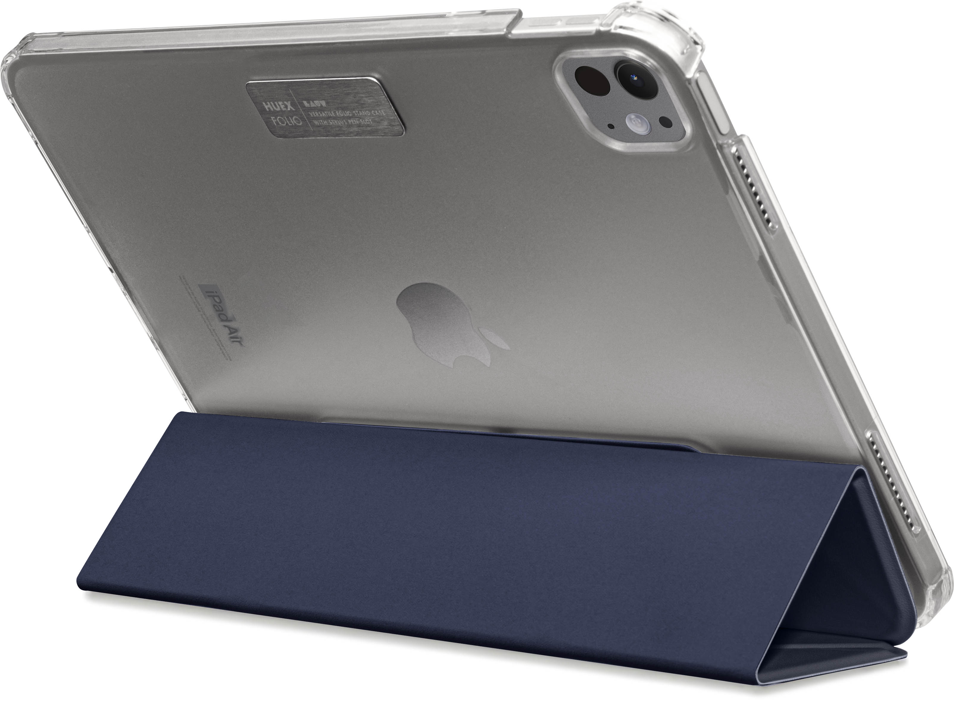 Un iPad Air appoggiato in una custodia, con retro trasparente e supporto blu.