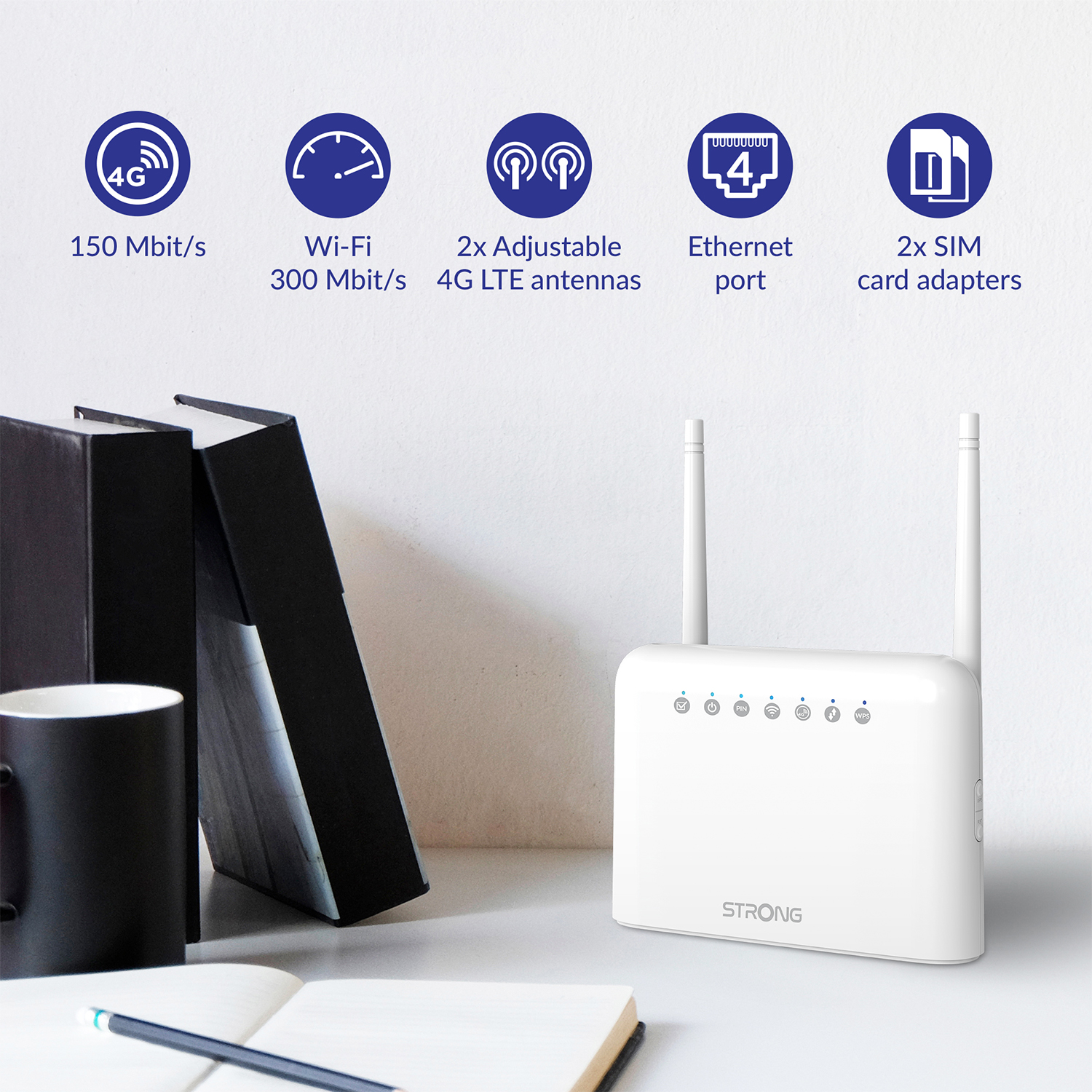 Un router bianco con antenne e icone, più libri e una matita. Sfondo bianco.