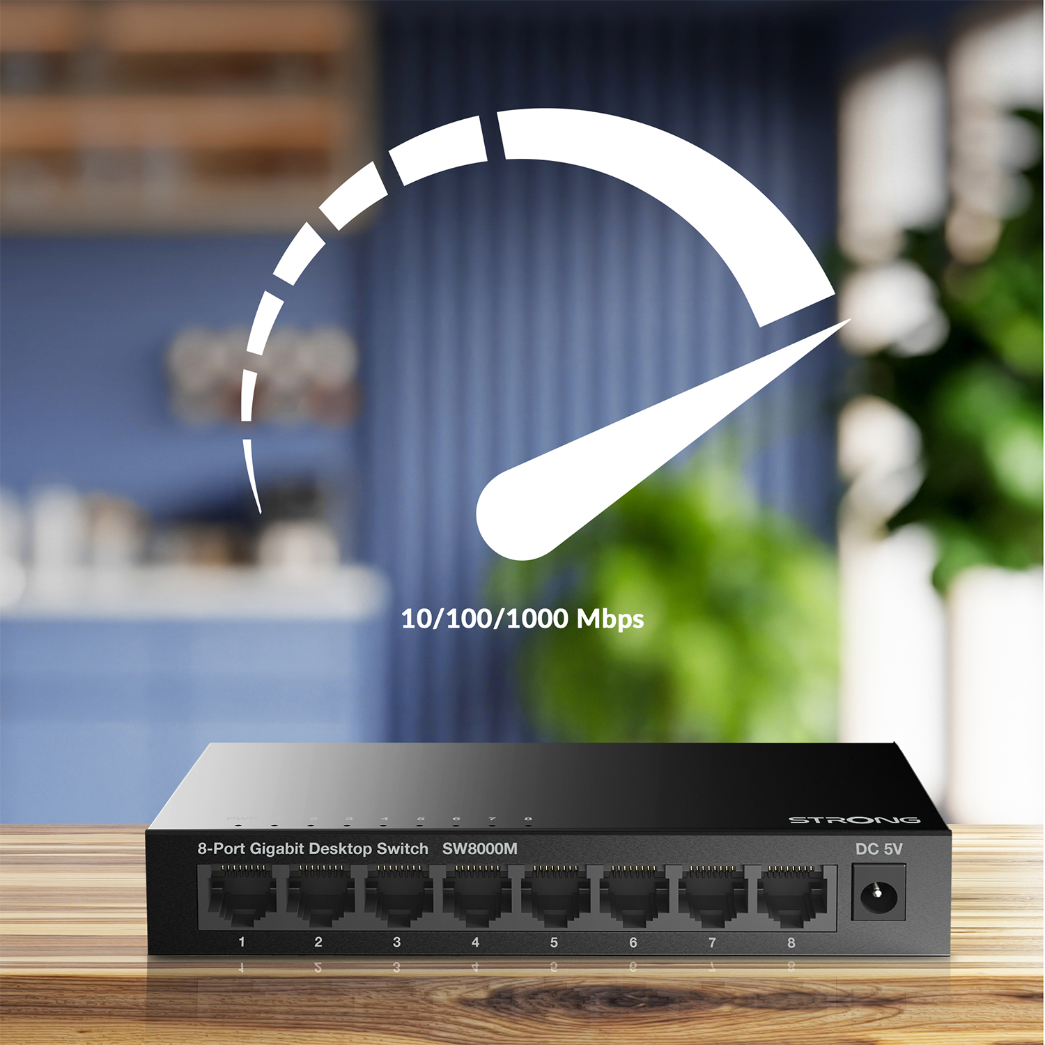 Switch di rete nero su un tavolo di legno. Grafica della velocità sopra. Testo: 10/100/1000 Mbps.