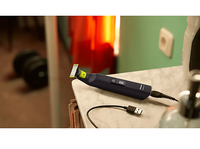 Philips QP6542/15 OneBlade Pro 360 Face + Body Trimmer, Schwarz, Akkubetrieb — Foto 2 von 3