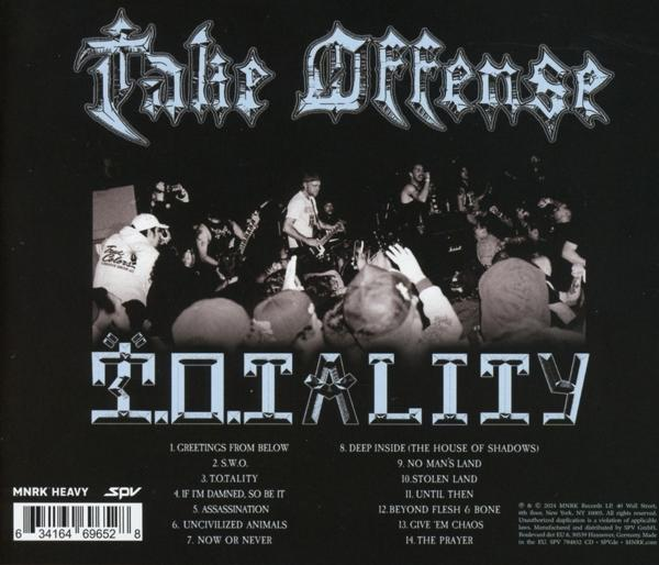 Albumcover für die Band Take Offense, mit Bandmitgliedern und Text.