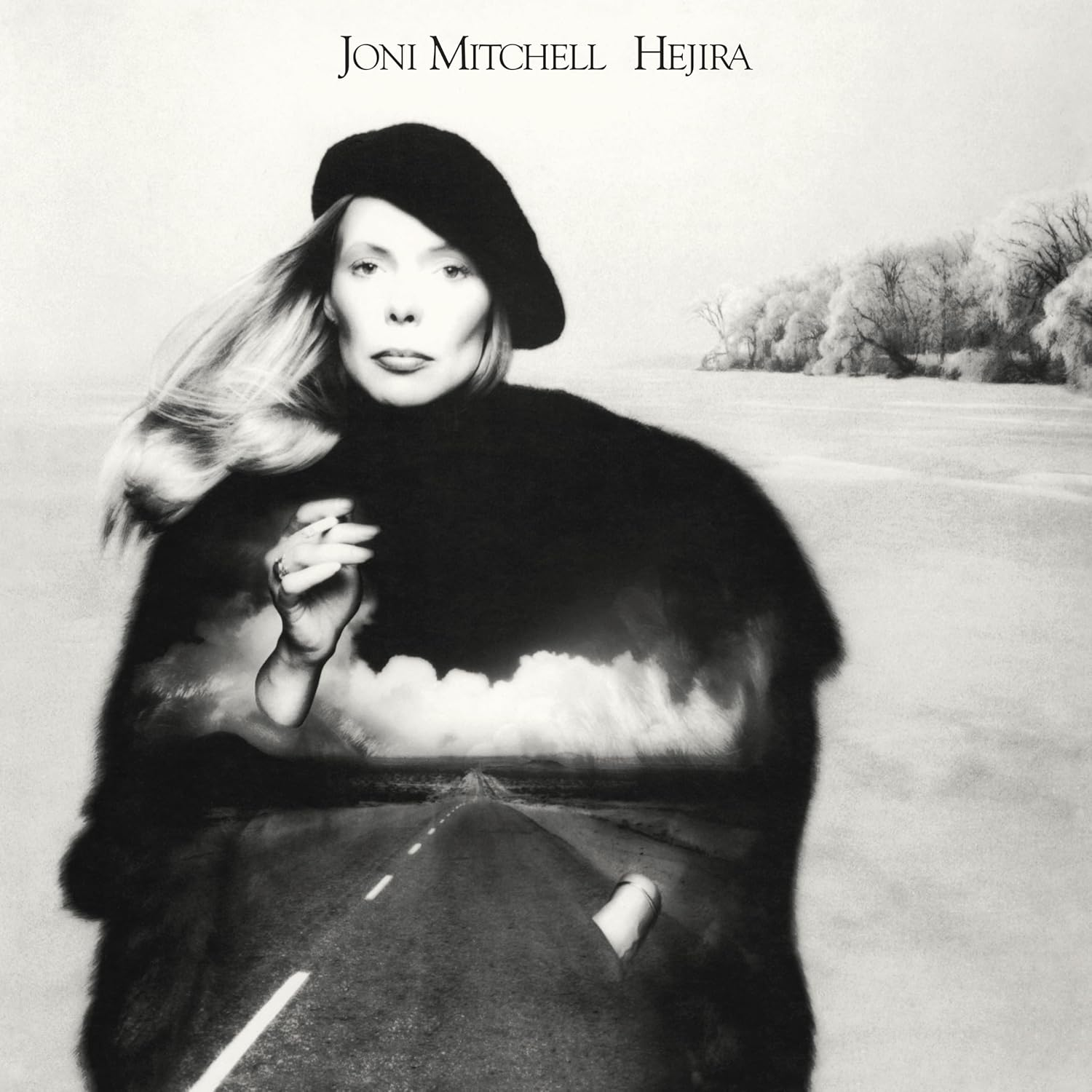 Joni Mitchell album borító, fekete-fehér, egy nővel szőrmekabátban és egy úttal.