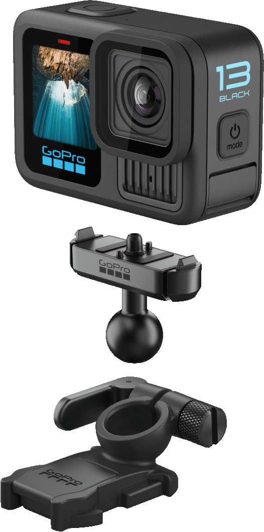 Eine schwarze GoPro-Kamera mit Modustaste und Zubehör zur Montage.