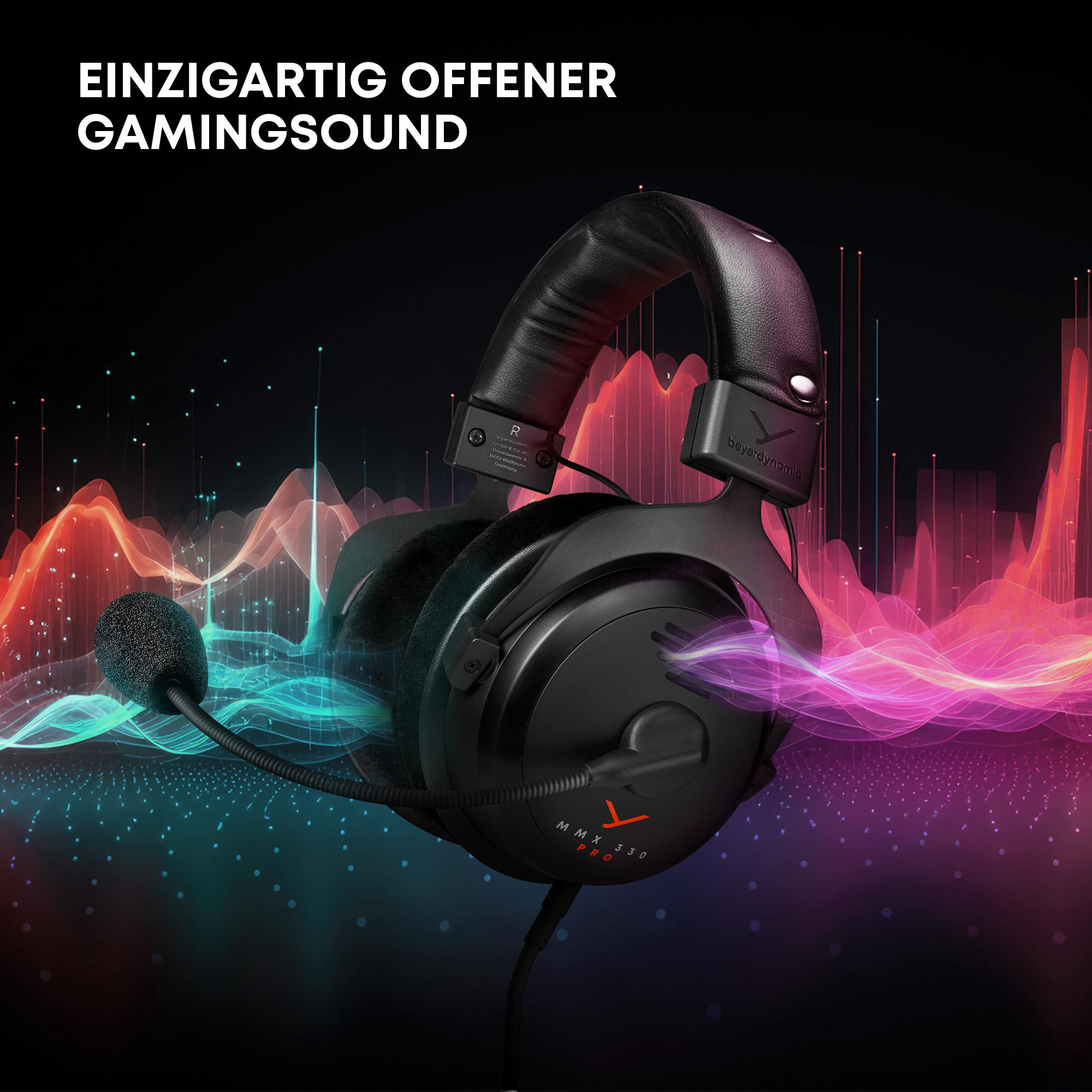 Schwarze Gaming-Kopfhörer mit Mikrofon, über einem farbenfrohen Soundwellenhintergrund.