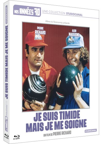 DVD-hoes van de film 'Je suis timide mais je me soigne'. Twee mannen in bowlingkleding.