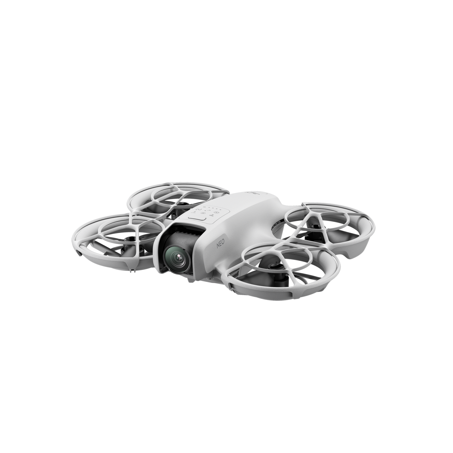 Een witte drone met vier propellers en een centrale camera, geïsoleerd tegen een zwarte achtergrond.