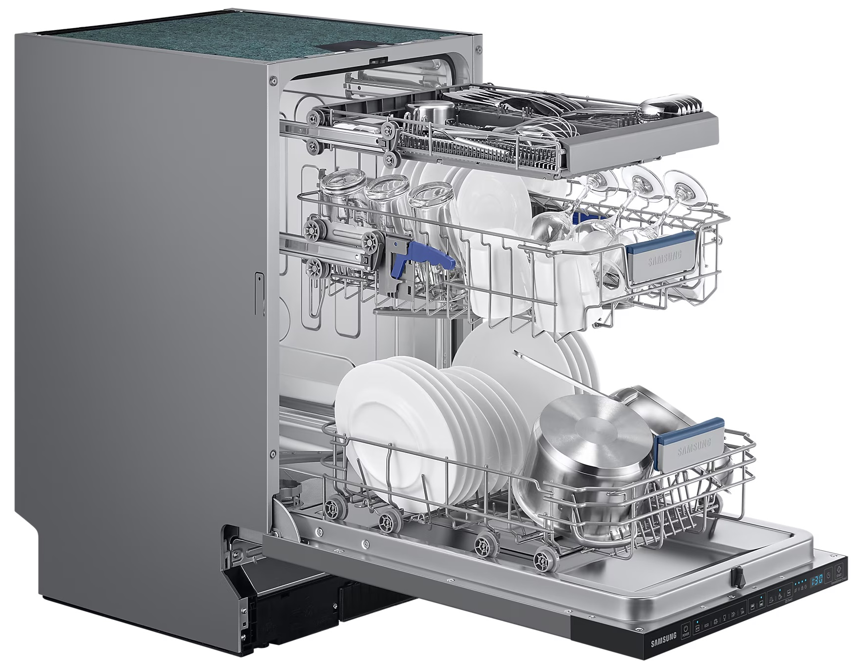 Zmywarka Samsung z otwartymi drzwiami, pełna naczyń i sztućców.