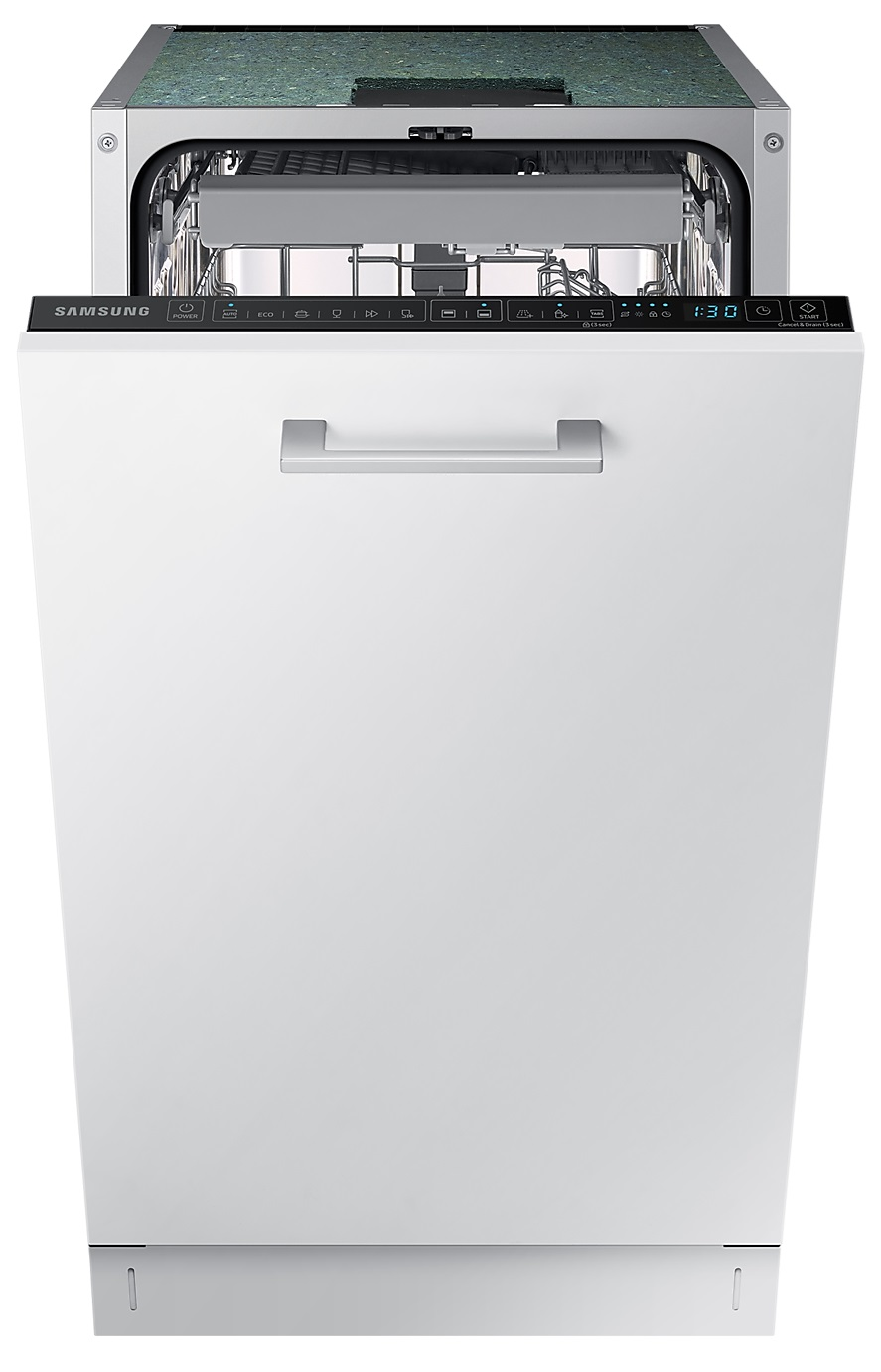 Biała zmywarka Samsung z otwartymi drzwiami, pokazująca wewnętrzne półki.