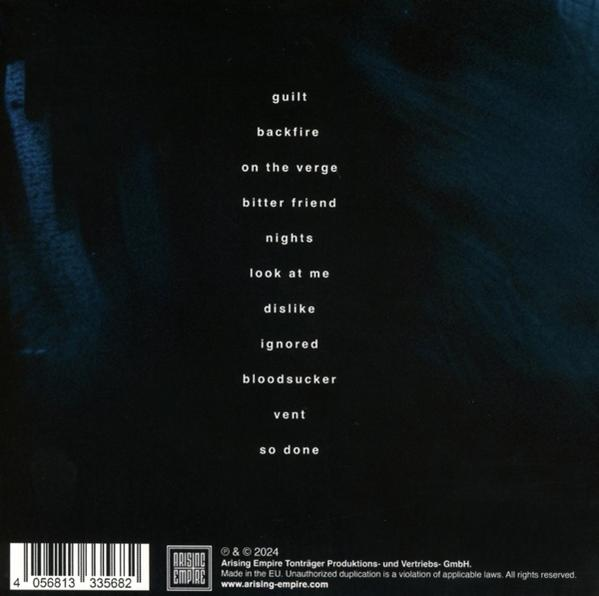 Album-Rückseite mit Titelliste auf dunkelblauem Hintergrund. Text enthält Songtitel, Arising Empire-Logo und Copyright-Infos.