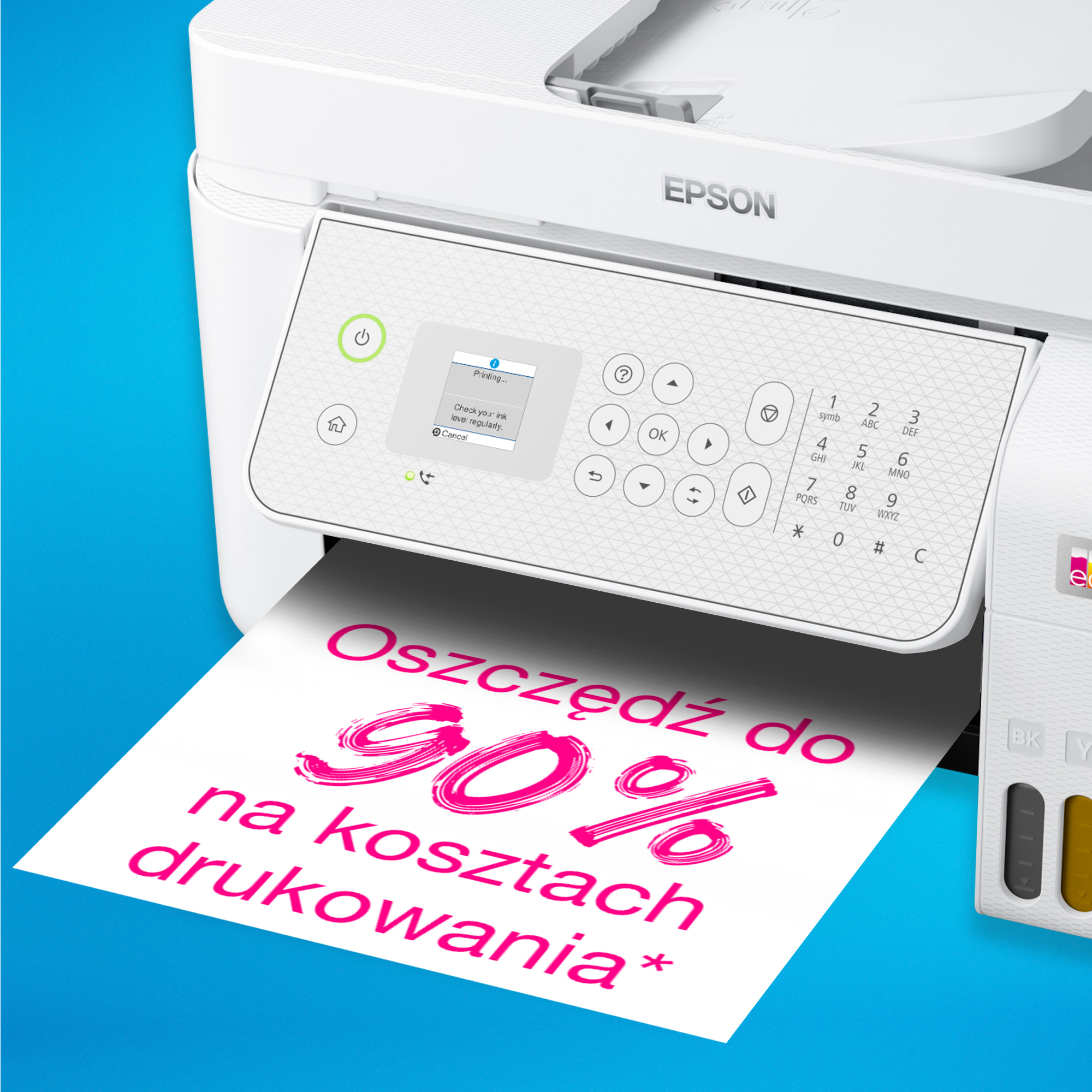 Biała drukarka Epson drukująca dokument z tekstem: Oszczędź do 90% na kosztach drukowania, na niebieskim tle.