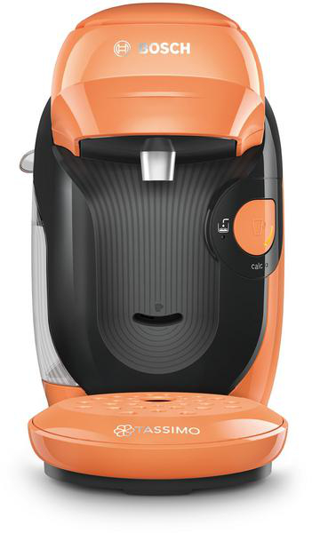 Eine Bosch Tassimo Kaffeemaschine, orange und schwarz. Der Kaffeeauslass ist sichtbar.