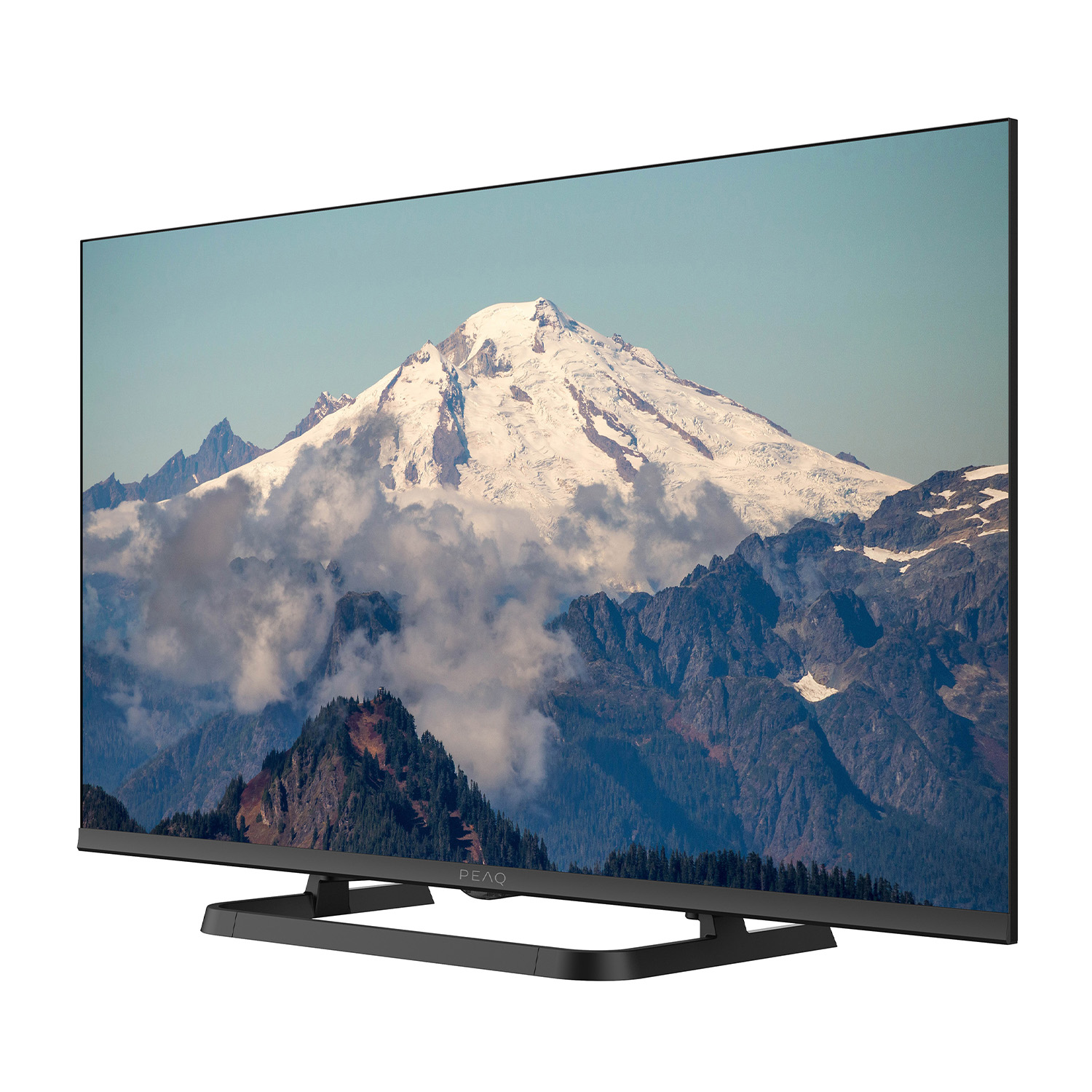 Un grande TV mostra un paesaggio montano innevato, su un supporto nero.
