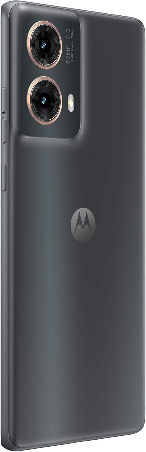 Smartphone gris oscuro, vista trasera, con lentes de cámara y logotipo de Motorola.