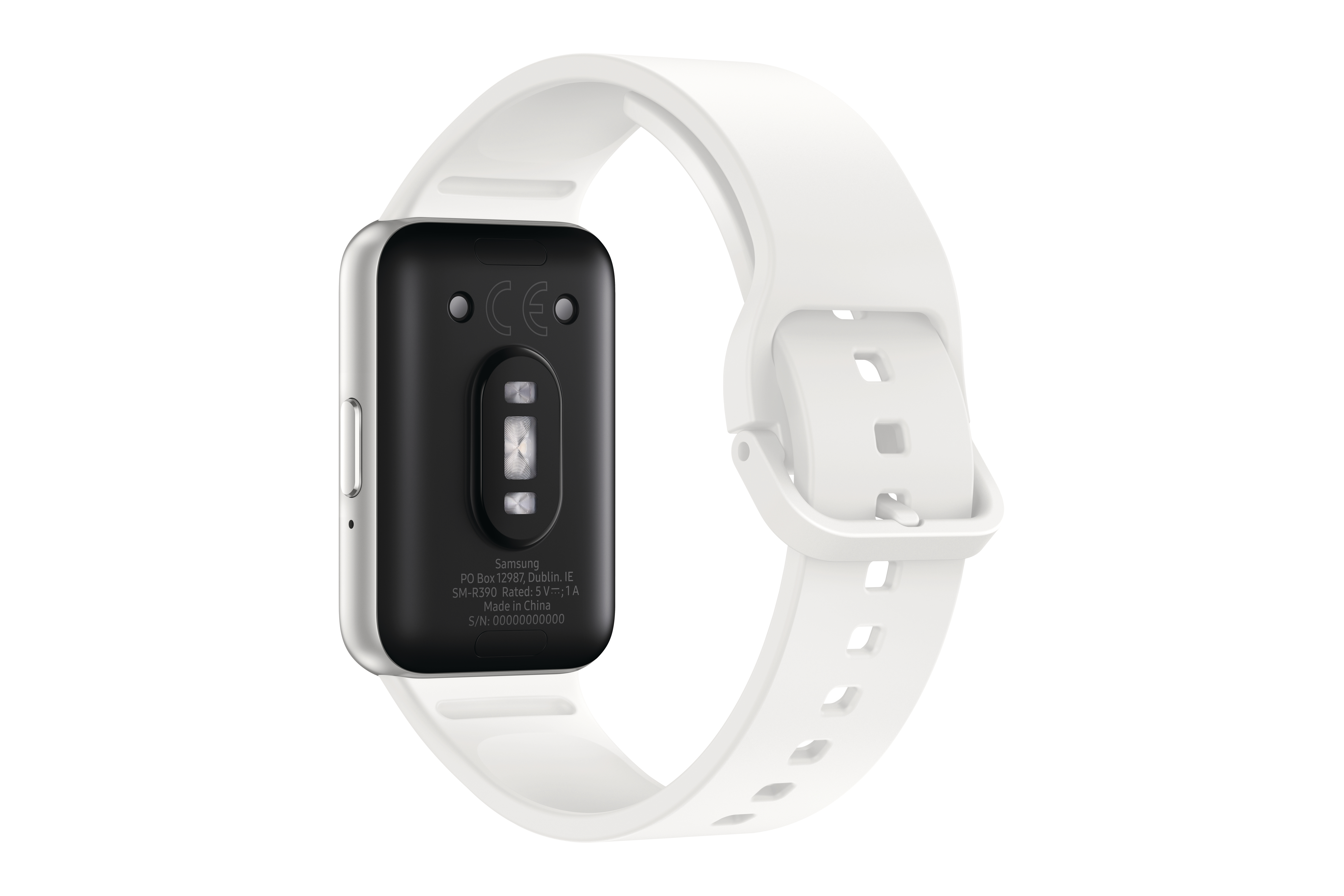 Nahaufnahme einer weißen Smartwatch mit weißem Armband. Die Unterseite zeigt Sensoren und Markierungen.