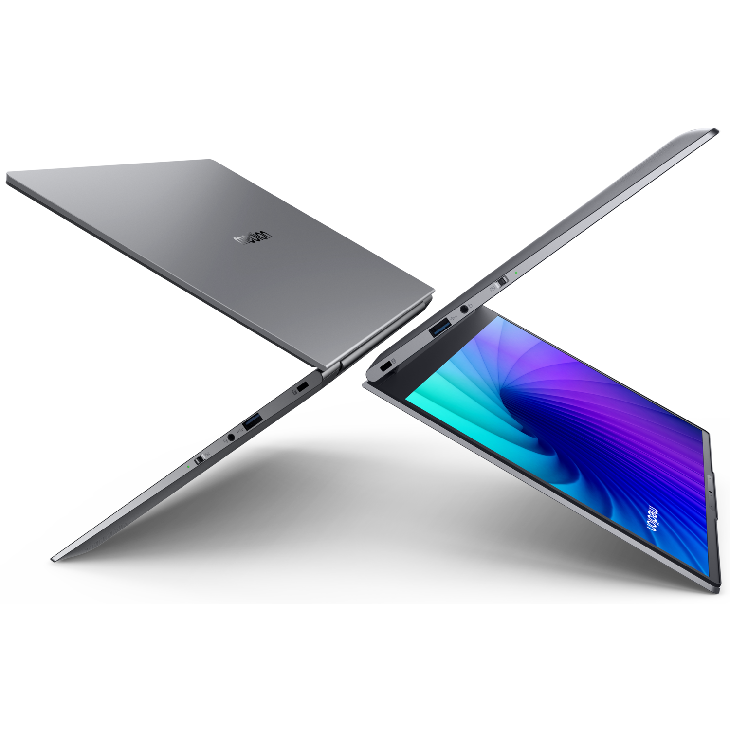 Twee zilveren laptops. Eén is open met een kleurrijk scherm, de ander is dicht.