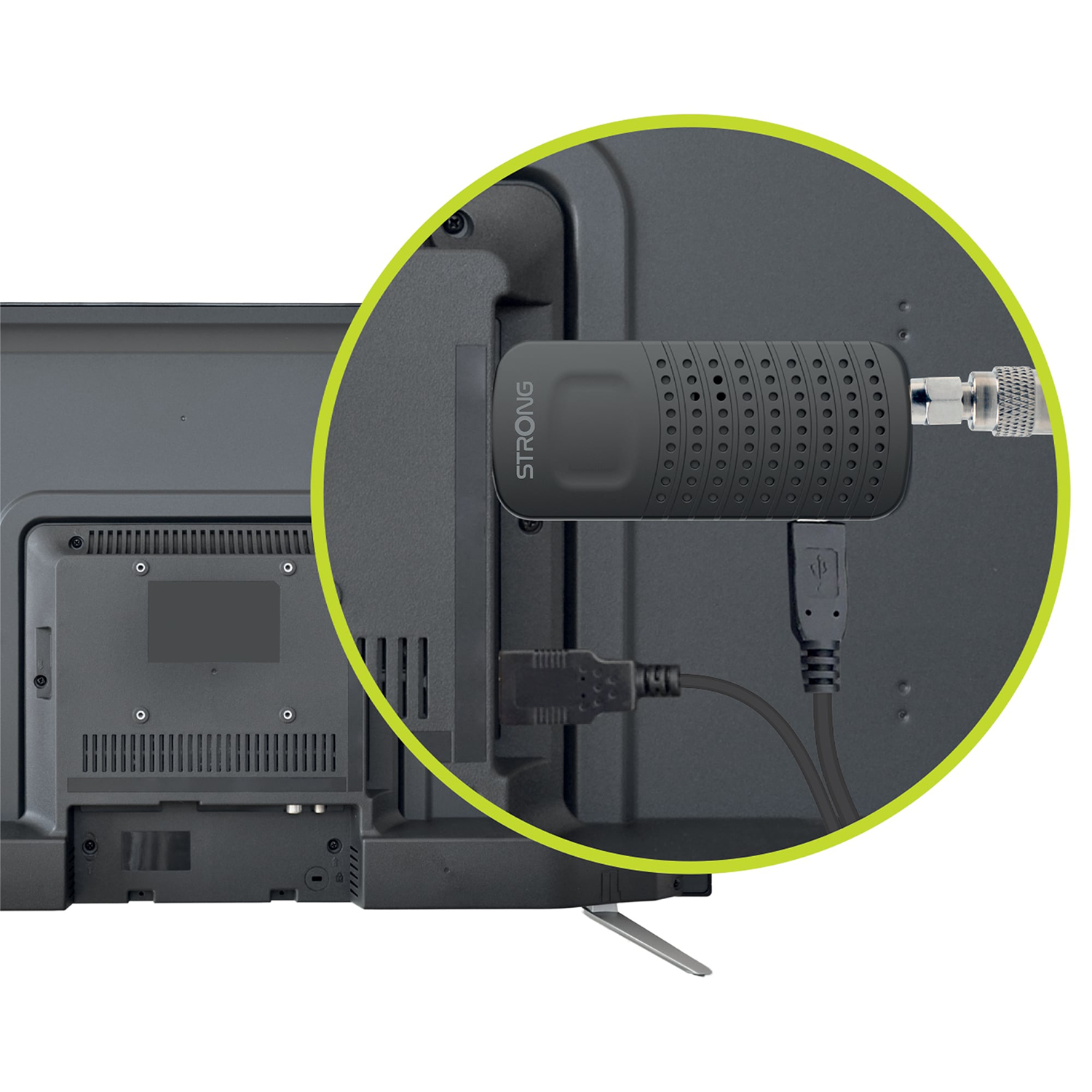 Retro del televisore con un dispositivo collegato tramite USB e cavo antenna.