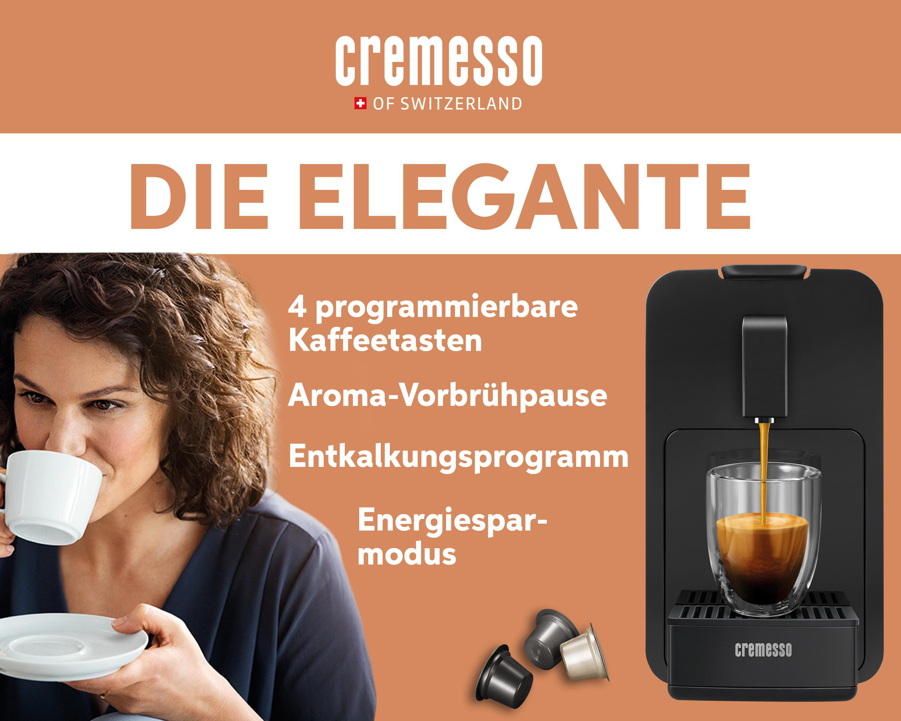 Eine Frau trinkt Kaffee, mit einer Kaffeemaschine, die rechts 'cremesso' sagt.