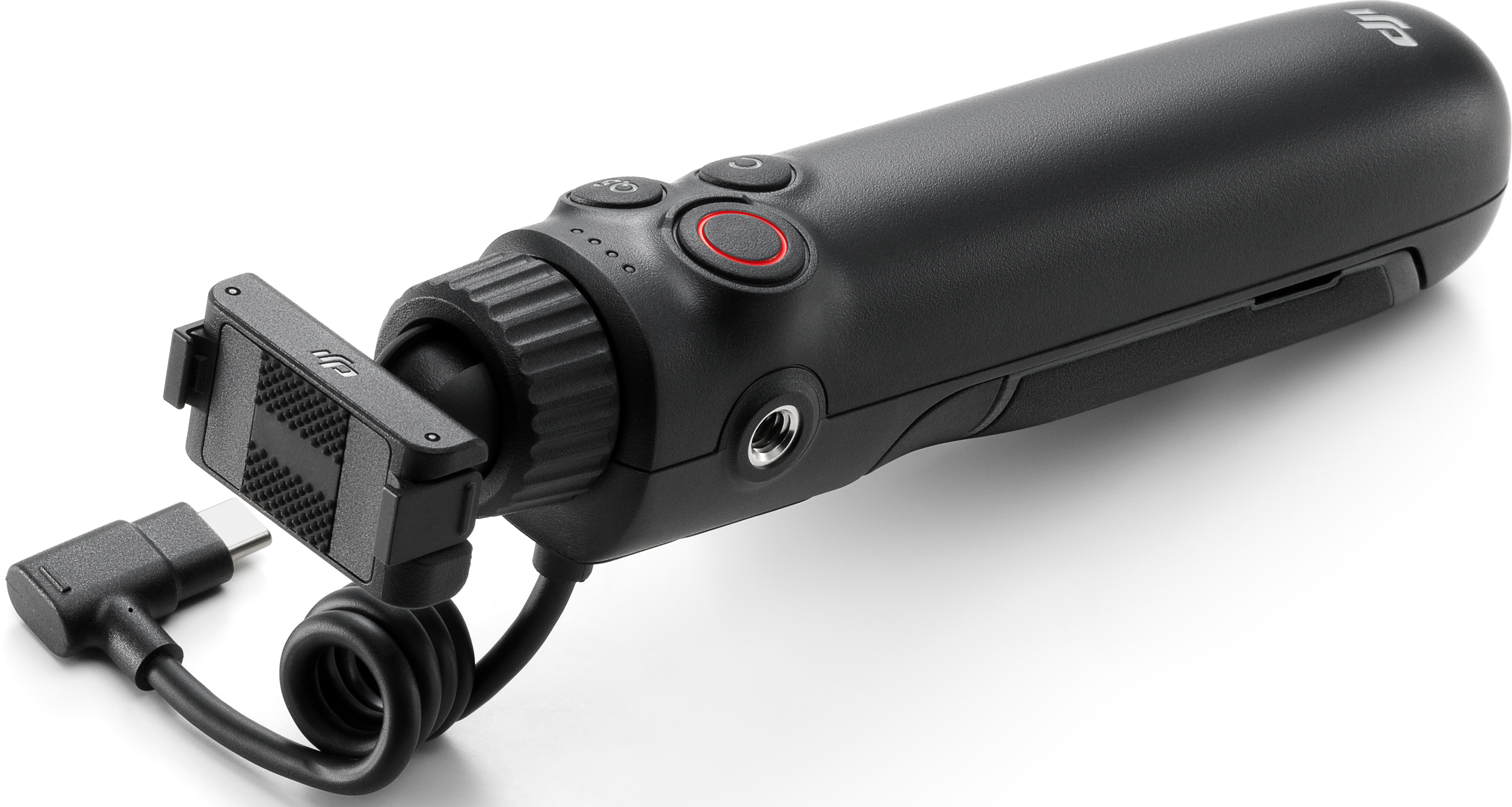 Ein schwarzes DJI Osmo Mobile Gimbal mit USB-C-Kabel und Knöpfen. Weißer Hintergrund.