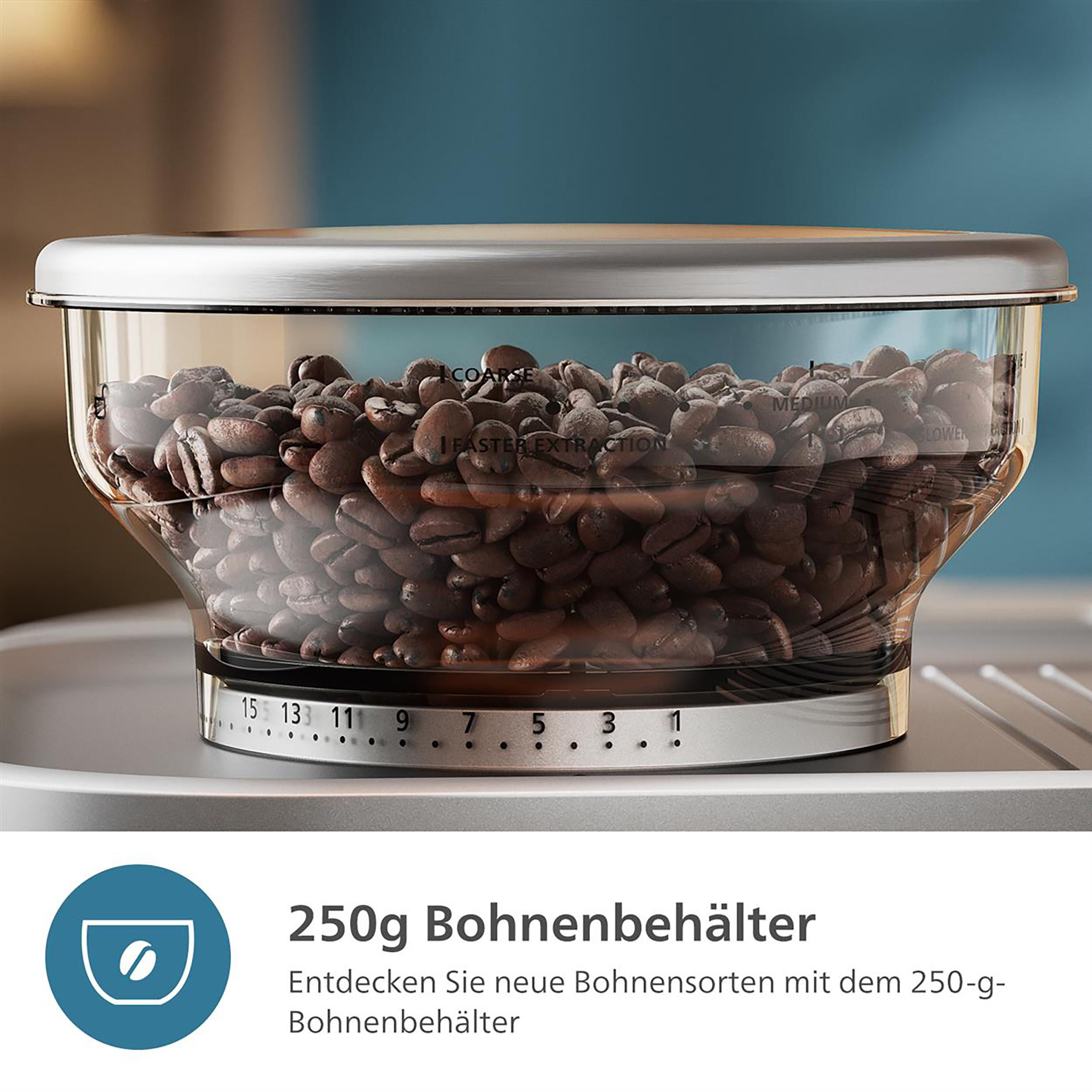 Kaffeebohnenbehälter mit Glasdeckel, zeigt geröstete Bohnen. Zahlen und Einstellungen für den Mahlgrad sichtbar.