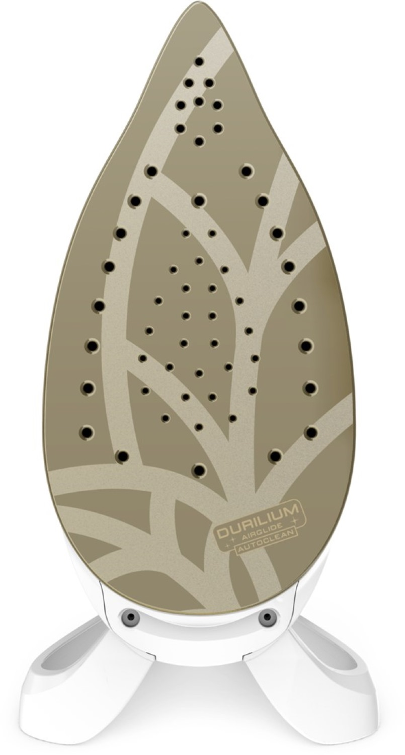 Zbliżenie na spód żelazka. Beżowo-biały wzór z czarnymi otworami. Biała podstawa.