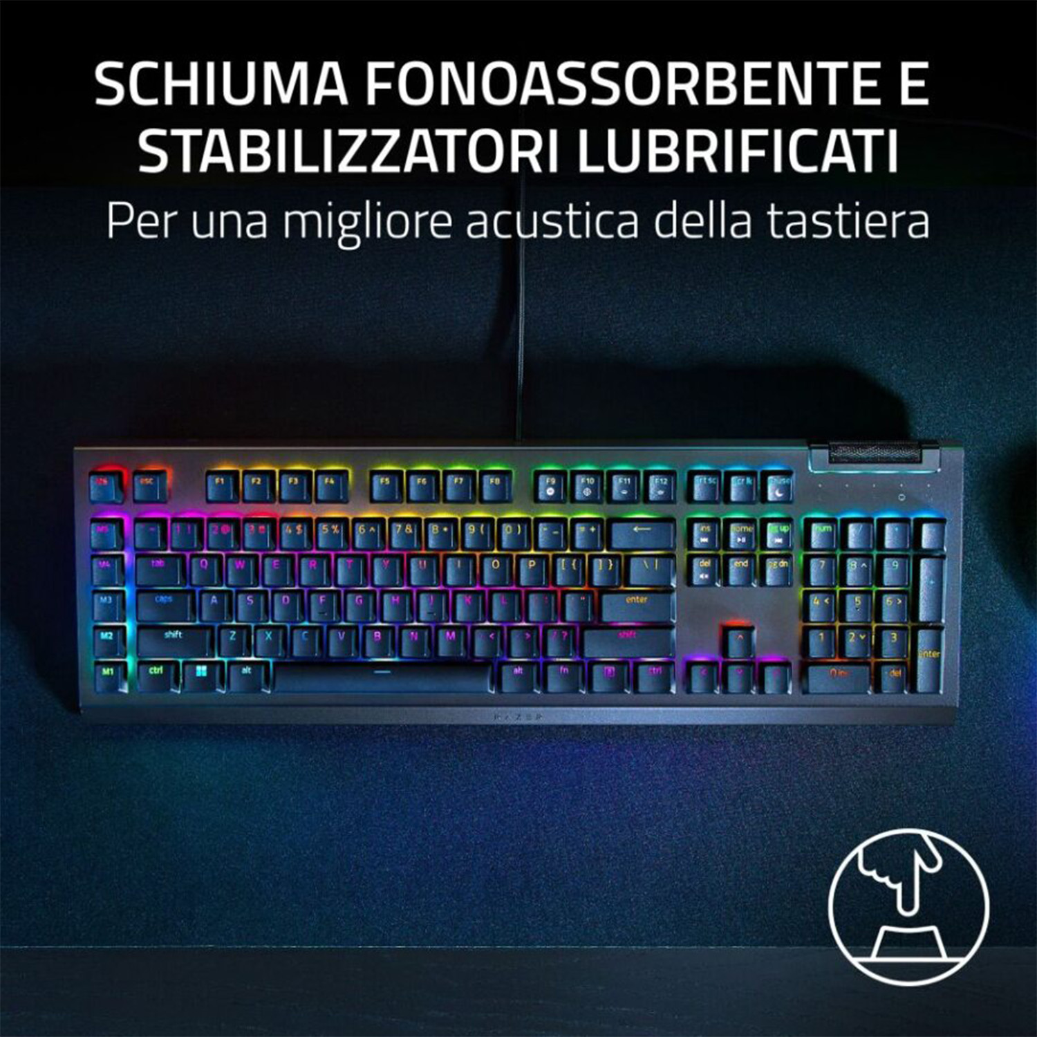 Una tastiera retroilluminata multicolore su una superficie scura. I tasti sono illuminati con vari colori.