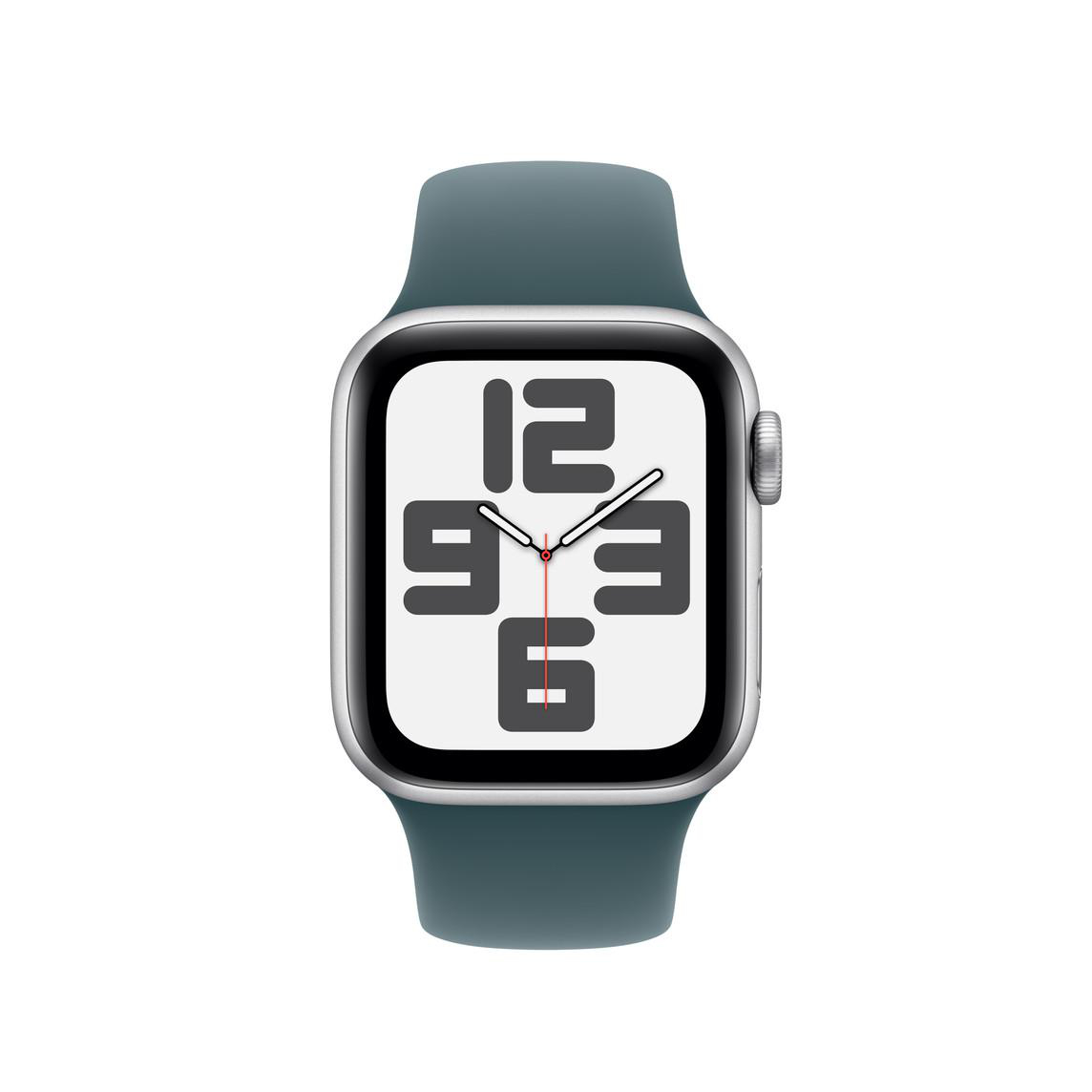 Nahaufnahme einer Smartwatch. Das Ziffernblatt zeigt große digitale Ziffern und ein blaugrünes Band.