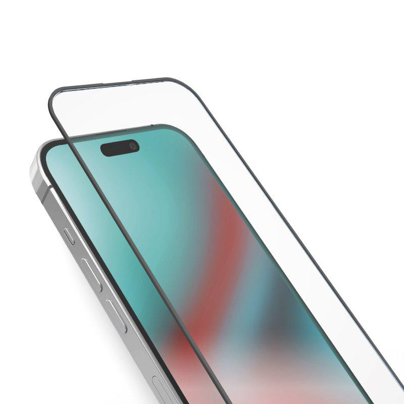 Telefon mit Displayschutz. Silberner Rahmen, klarer Schutz, türkisfarbenes Display, weißer Hintergrund.