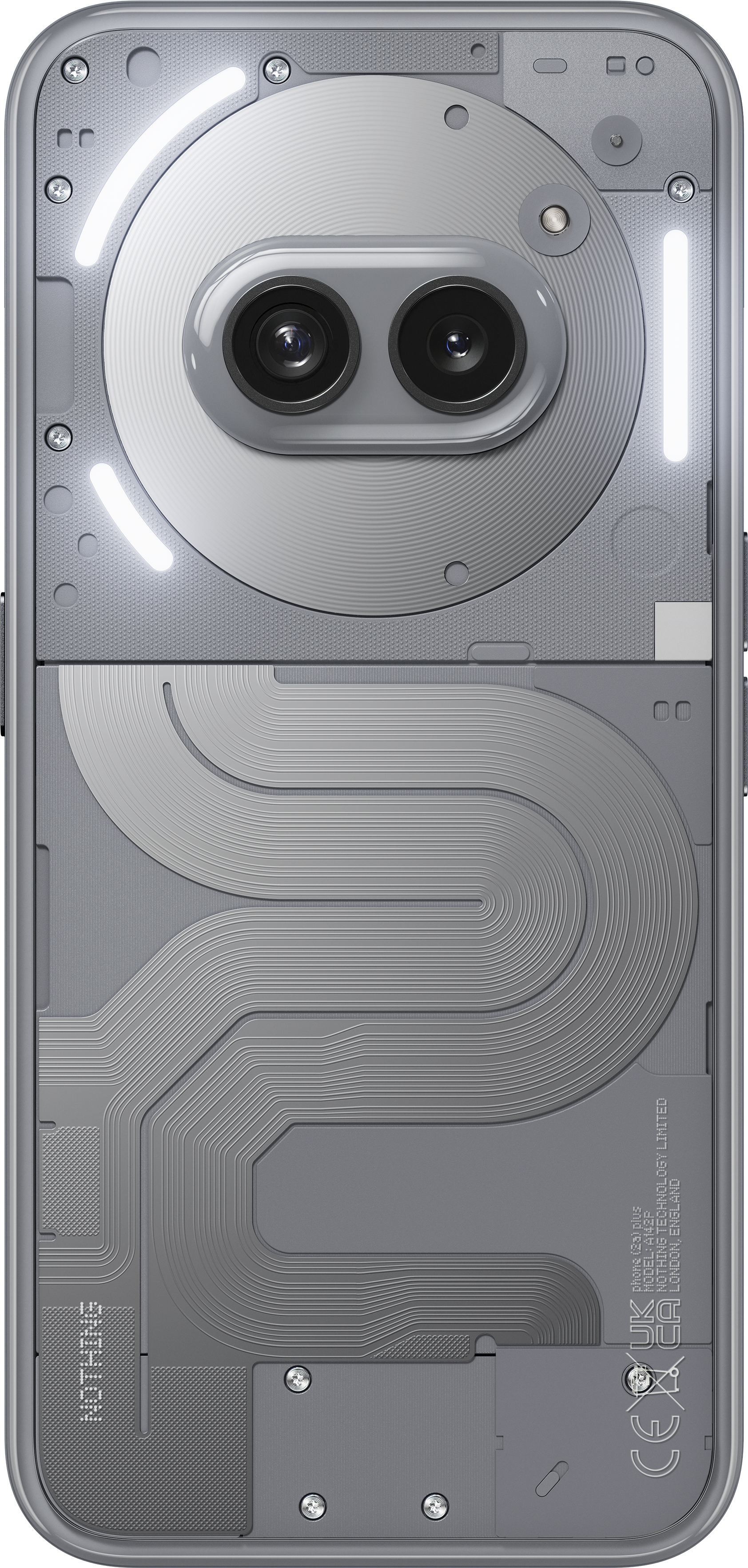 Gros plan de l'arrière d'un téléphone. Doubles caméras et détails de design visibles. Fond gris.