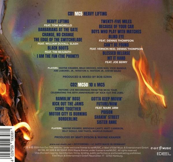 CD-Cover mit Albumtitel, Titelliste und Namen von Künstlern und Produzenten.