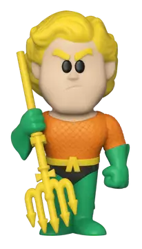Aquaman figura, aki egy szigonyt tart.