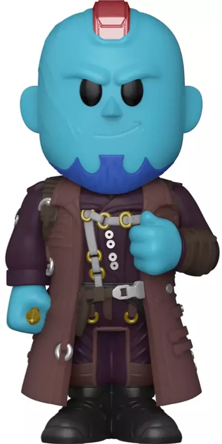 Funko Pop figura egy kék bőrű idegenről, piros uszonnyal és szigorú arckifejezéssel.