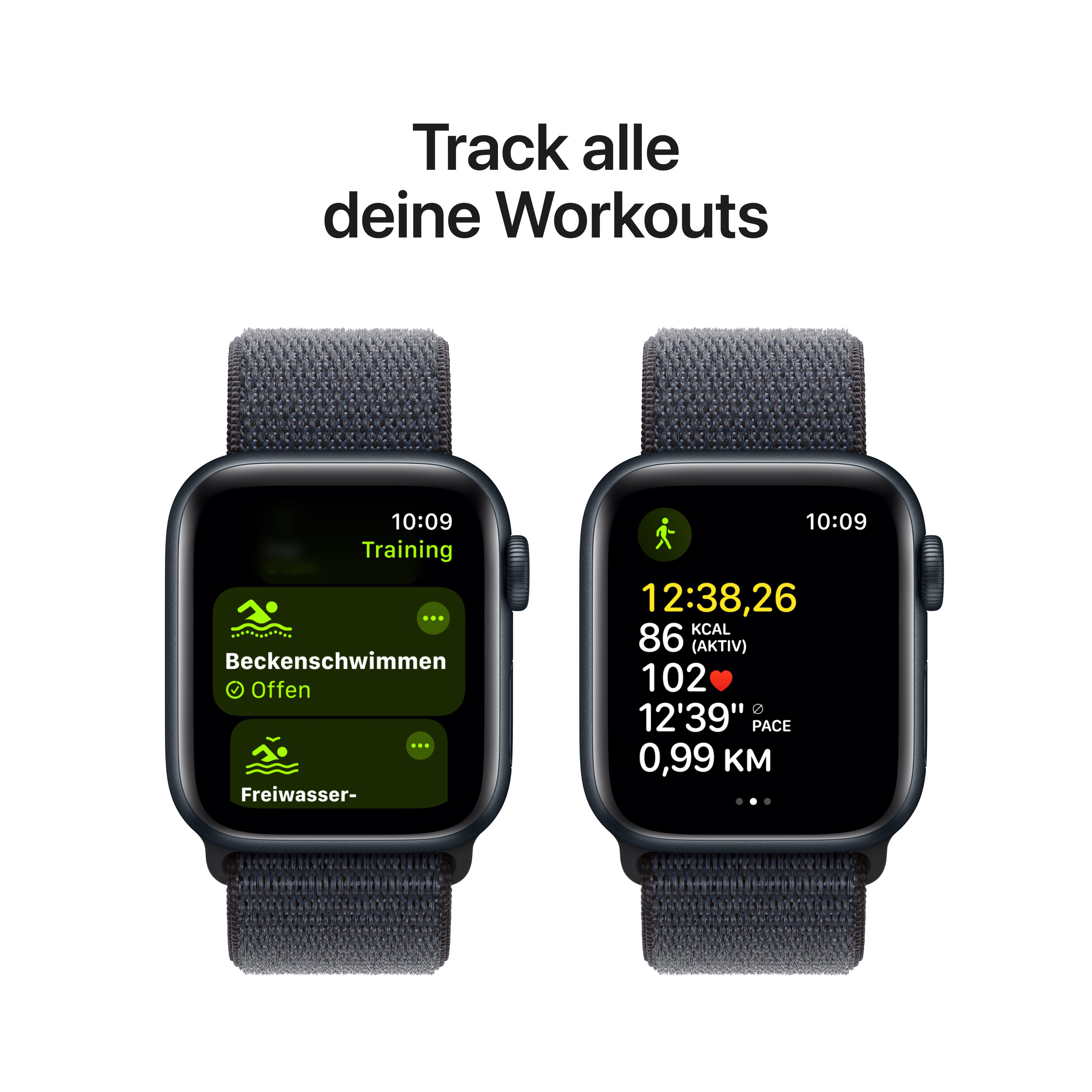 Zwei Apple Watches zeigen Trainingsdaten und Zeit auf schwarzen Armbändern.