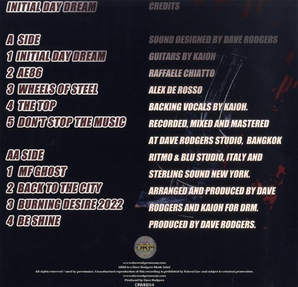 Eine Textseite mit Songtiteln und Credits. Der Text enthält Songtitel und Credits für Musiker.