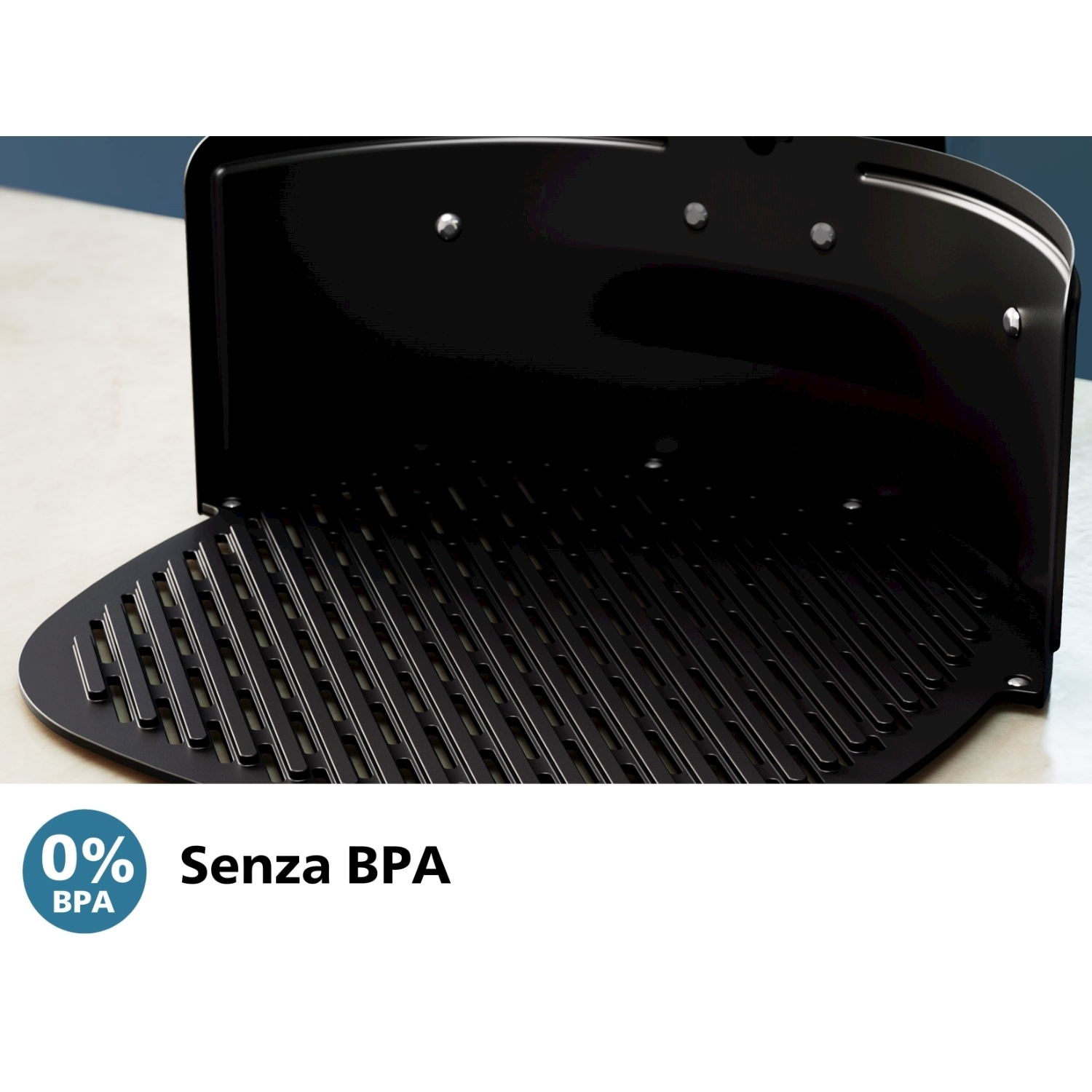 Griglia barbecue nera vista interna, con testo 'Senza BPA'.