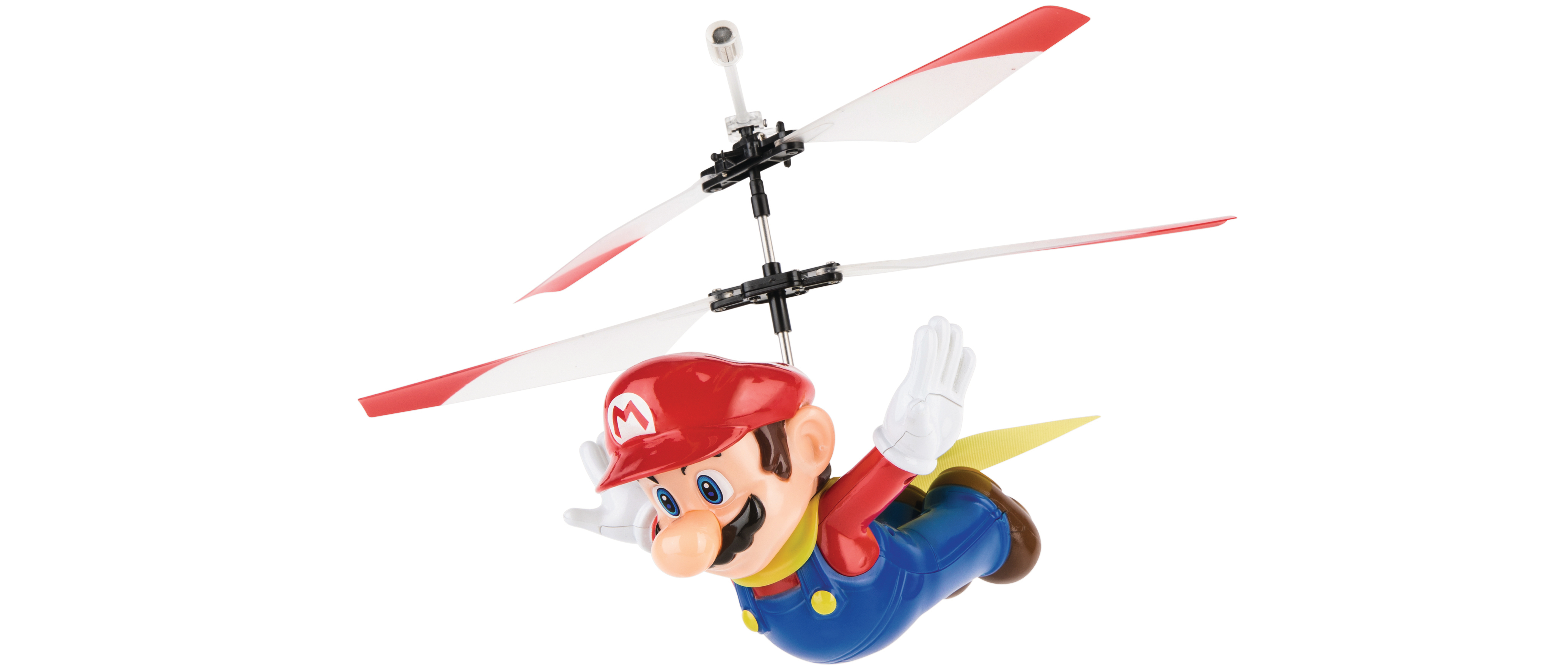 Mario-Spielzeug fliegt mit Propeller auf dem Rücken. Weißer Hintergrund.