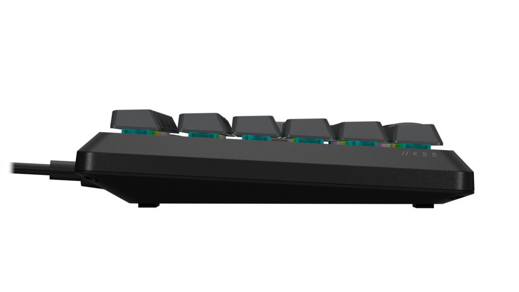 Schwarze Tastatur, Seitenansicht, zeigt die Tasten und die Basis. Das Kabel ist links sichtbar.