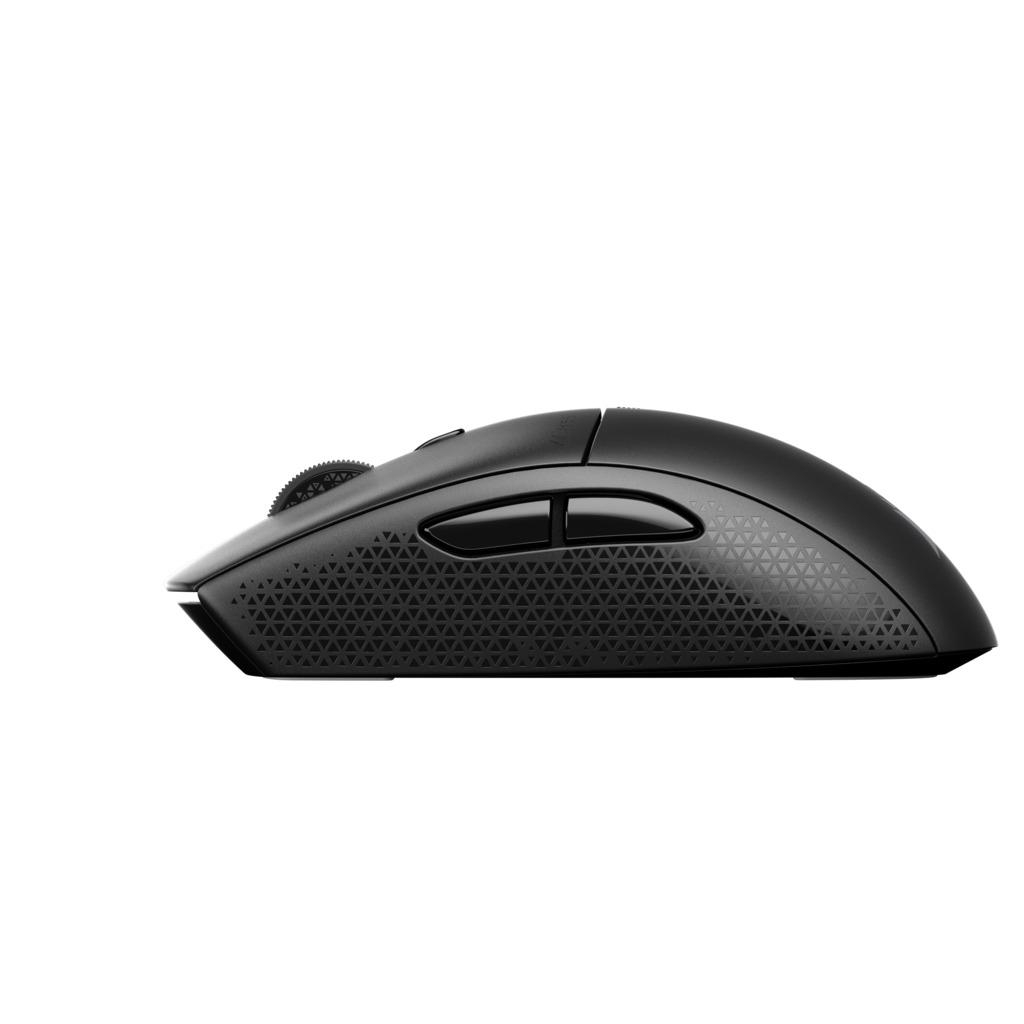 Schwarze Computermaus. Die Seite ist strukturiert und hat zwei Tasten und ein Scrollrad.