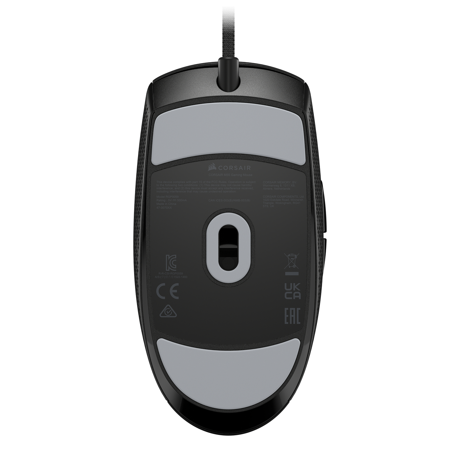 Zwarte gamingmuis, onderaanzicht. Met grijze pads, een logo en een snoer.