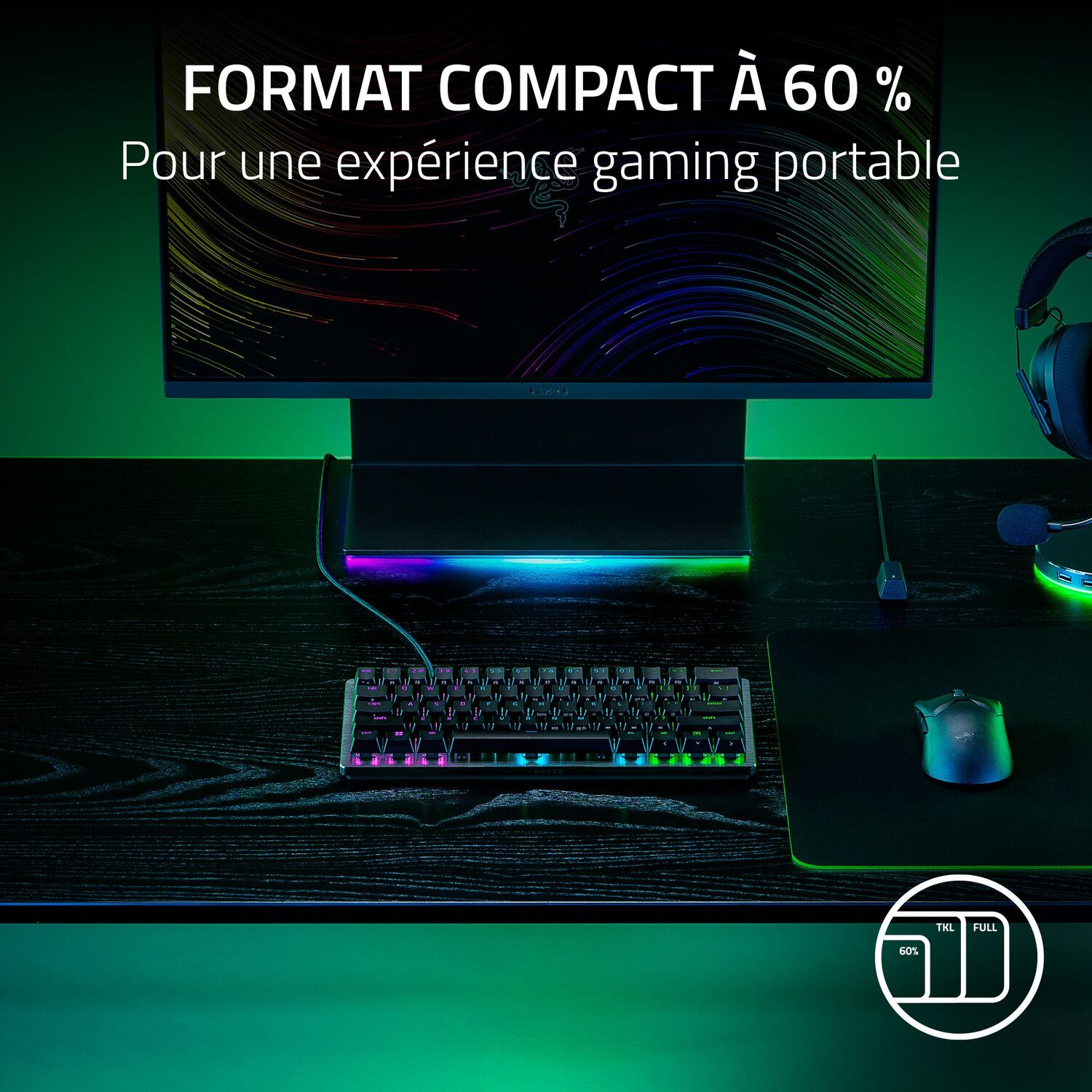Configuration de jeu avec clavier, souris et moniteur avec fond vert.