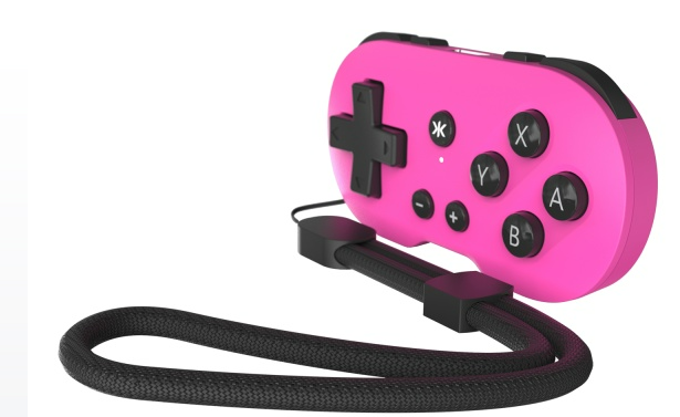 Rosa Gamecontroller mit schwarzen Knöpfen und Handschlaufe, freigestellt auf weißem Grund.