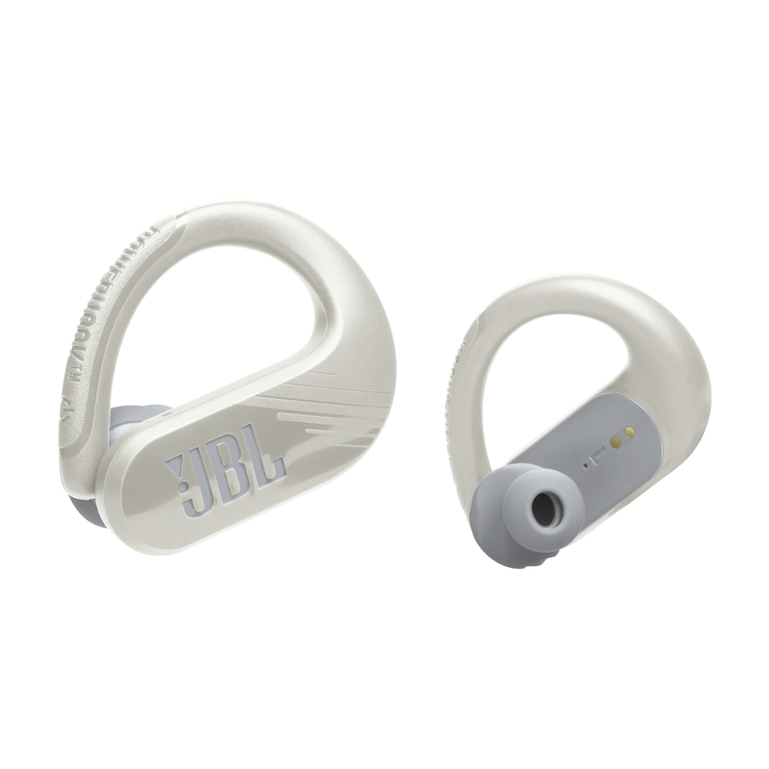 Twee witte JBL oortelefoons met oorhaken. Het JBL-logo is zichtbaar op de linker oortelefoon.