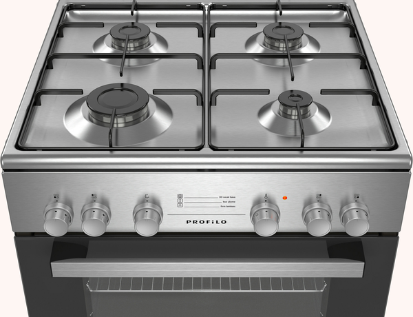 Dört gözlü paslanmaz çelik fırın, kontrol düğmeleri ve siyah fırın kapısı.