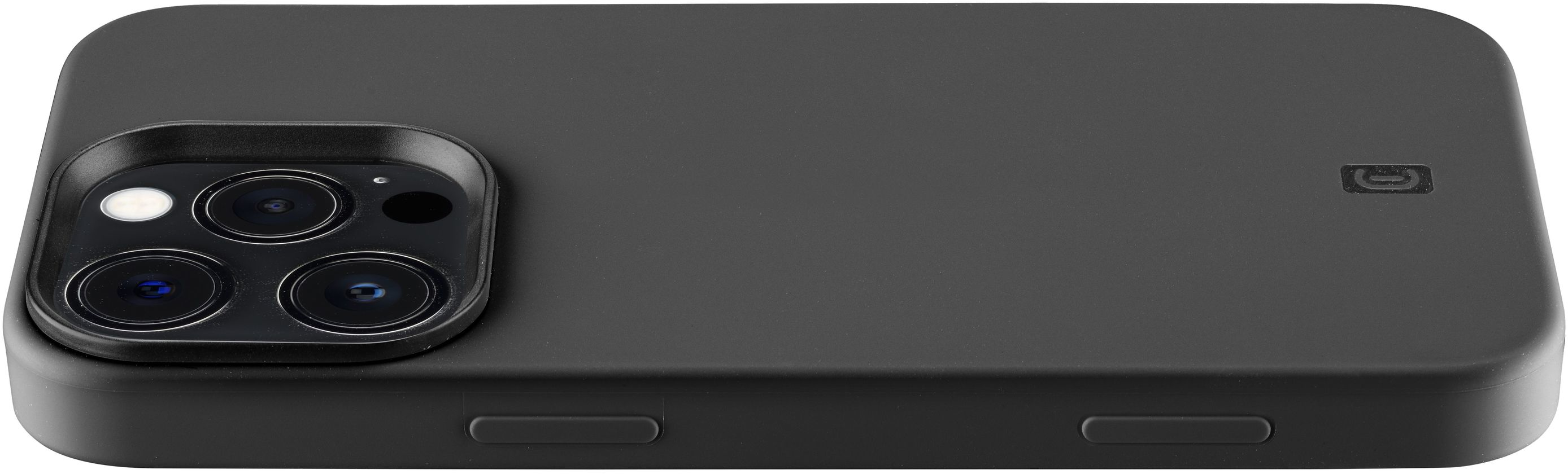 Une coque de téléphone noire avec trois lentilles d'appareil photo et un petit logo sur le côté.