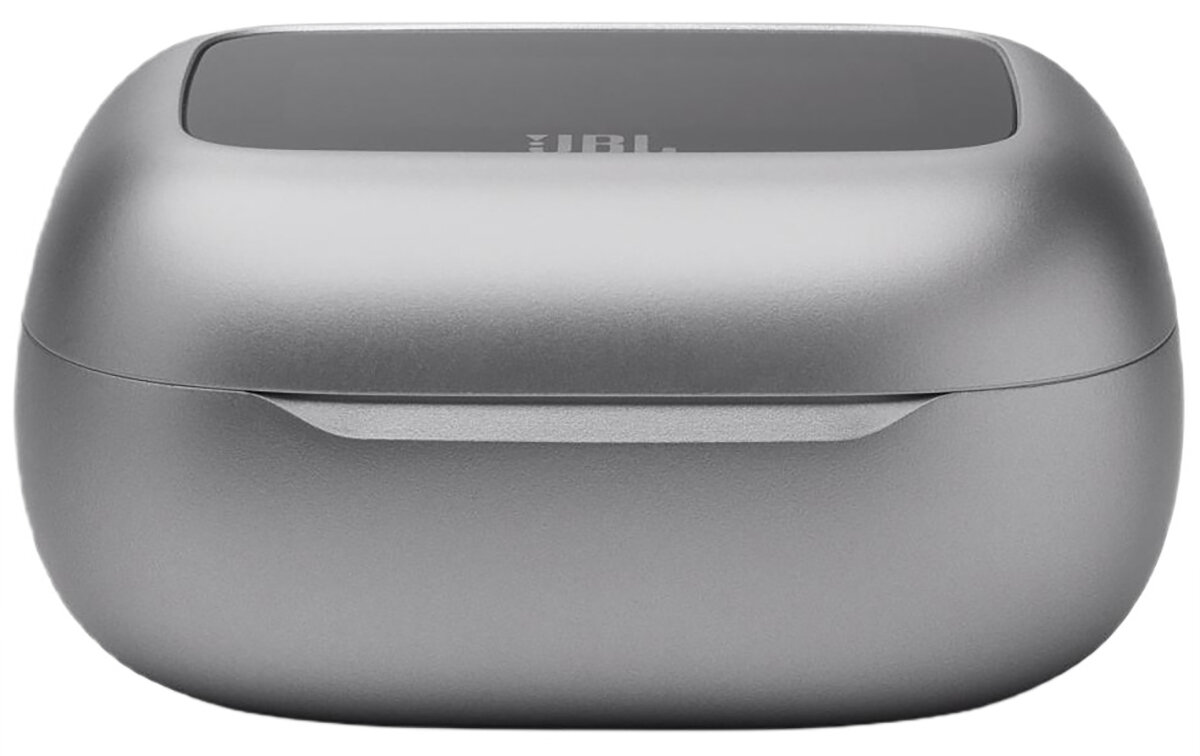 Szare, owalne etui ładujące do słuchawek z logo JBL na górze, na białym tle.