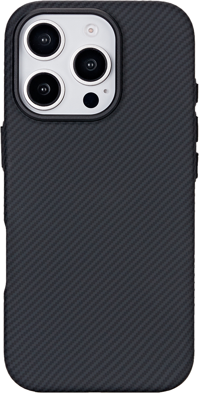 Eine schwarze Handyhülle mit strukturiertem Design und drei Kameralinsen. Die Hülle hat einen Carbonfaser-Look.