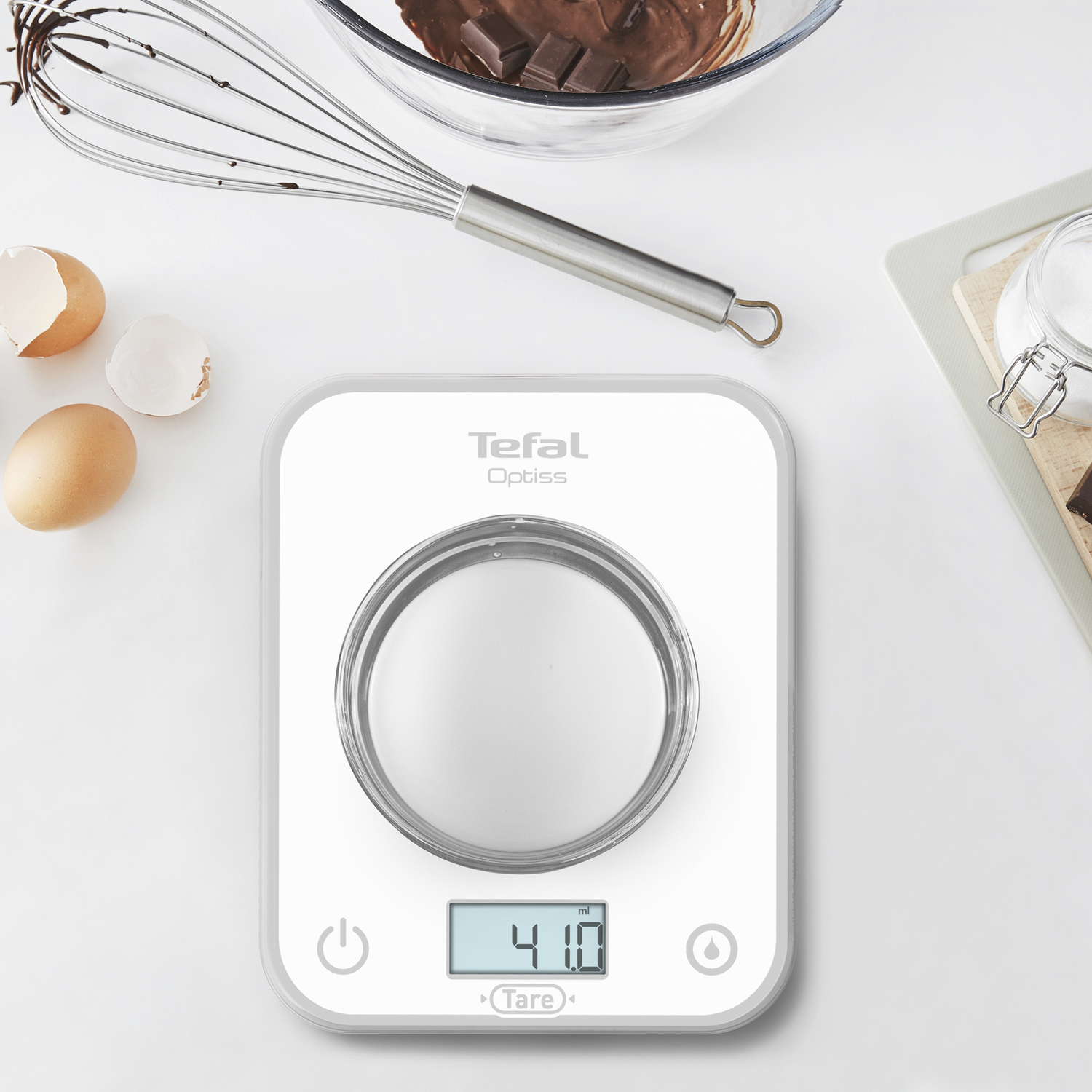 Balance de cuisine Tefal Optiss blanche, affichant 410 ml, ingrédients.