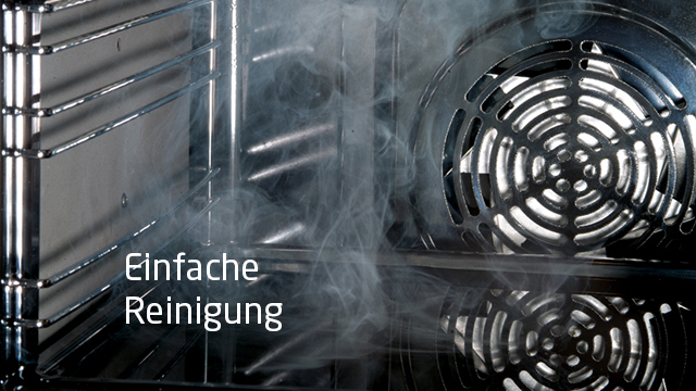 Backofeninnenraum, mit Rauch. Text 'Einfache Reinigung' unten links.