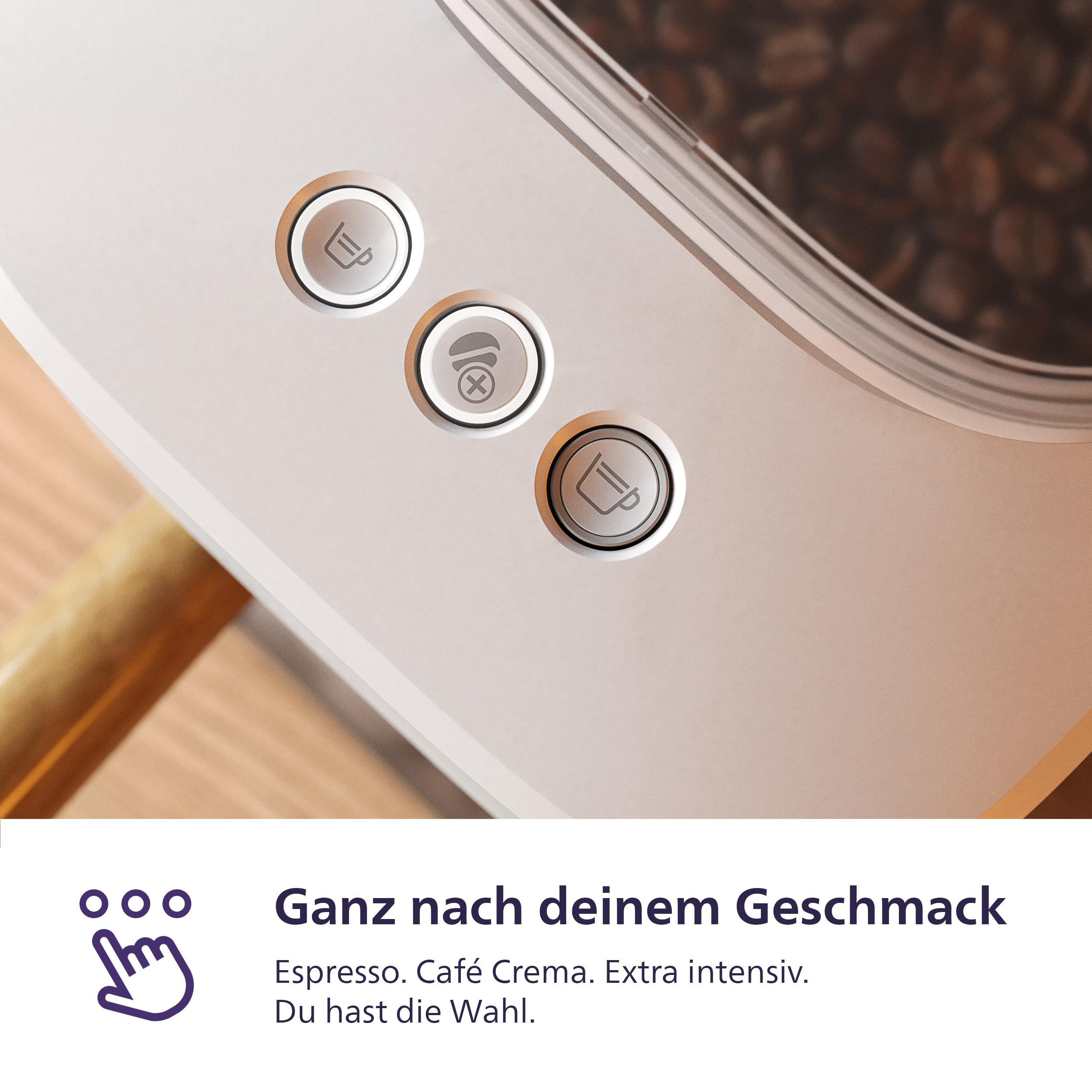 Nahaufnahme einer weißen Kaffeemaschine mit Knöpfen und Kaffeebohnen im Hintergrund.