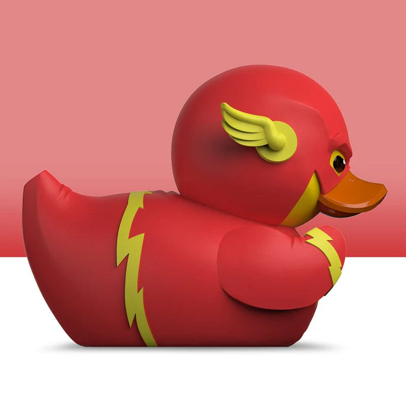 Flash témájú gumikacsa. A kacsa piros, sárga villámokkal és sárga szárnyakkal.